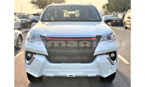 Buy Import Toyota Fortuner White Car in Import - Dubai in Dhufar