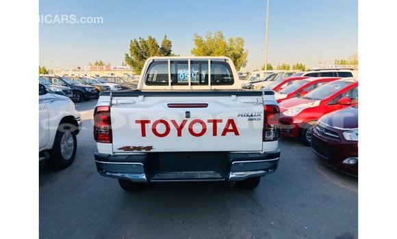 Buy Import Toyota Hilux White Car in Import - Dubai in Dhufar Buy Import Toyota Hilux White Car in Import - Dubai in Dhufar