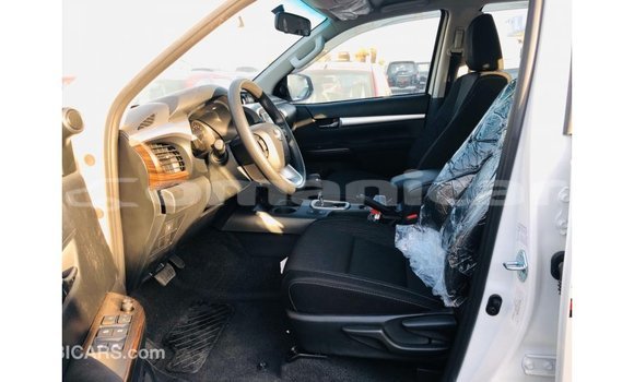 Buy Import Toyota Hilux White Car in Import - Dubai in Dhufar Buy Import Toyota Hilux White Car in Import - Dubai in Dhufar