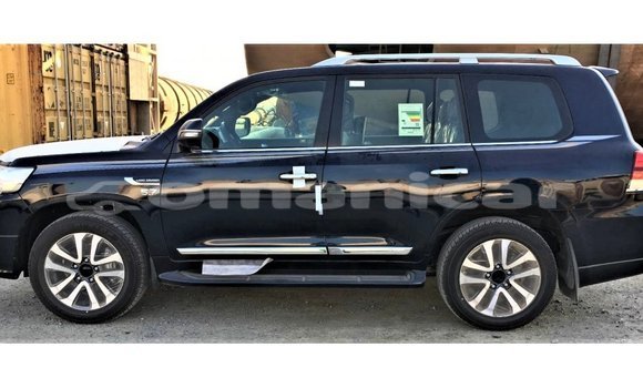 Buy Import Toyota Land Cruiser Black Car in Import - Dubai in Dhufar Buy Import Toyota Land Cruiser Black Car in Import - Dubai in Dhufar