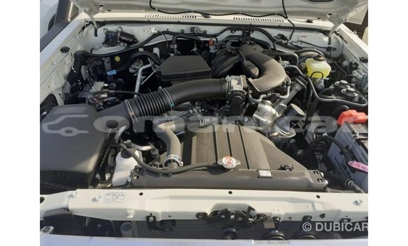 Buy Import Toyota Land Cruiser White Car in Import - Dubai in Dhufar Buy Import Toyota Land Cruiser White Car in Import - Dubai in Dhufar