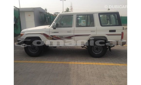 Buy Import Toyota Land Cruiser White Car in Import - Dubai in Dhufar Buy Import Toyota Land Cruiser White Car in Import - Dubai in Dhufar