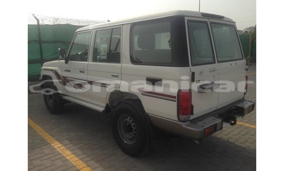 Buy Import Toyota Land Cruiser White Car in Import - Dubai in Dhufar Buy Import Toyota Land Cruiser White Car in Import - Dubai in Dhufar
