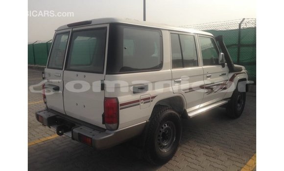 Buy Import Toyota Land Cruiser White Car in Import - Dubai in Dhufar Buy Import Toyota Land Cruiser White Car in Import - Dubai in Dhufar