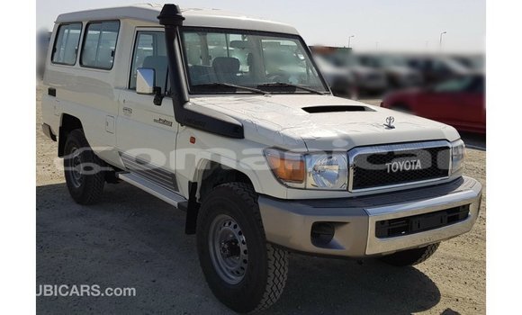 Buy Import Toyota Land Cruiser White Car in Import - Dubai in Dhufar Buy Import Toyota Land Cruiser White Car in Import - Dubai in Dhufar