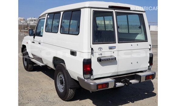 Buy Import Toyota Land Cruiser White Car in Import - Dubai in Dhufar Buy Import Toyota Land Cruiser White Car in Import - Dubai in Dhufar