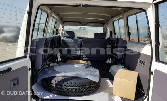 Buy Import Toyota Land Cruiser White Car in Import - Dubai in Dhufar Buy Import Toyota Land Cruiser White Car in Import - Dubai in Dhufar
