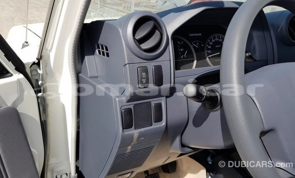 Buy Import Toyota Land Cruiser White Car in Import - Dubai in Dhufar Buy Import Toyota Land Cruiser White Car in Import - Dubai in Dhufar