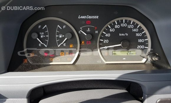 Buy Import Toyota Land Cruiser White Car in Import - Dubai in Dhufar Buy Import Toyota Land Cruiser White Car in Import - Dubai in Dhufar