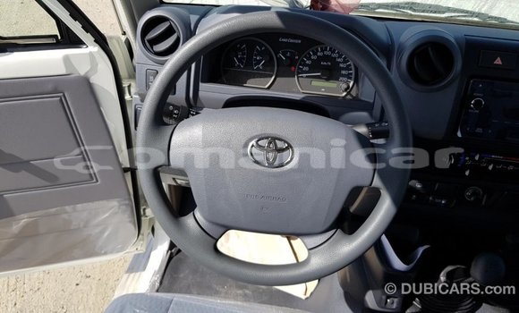 Buy Import Toyota Land Cruiser White Car in Import - Dubai in Dhufar Buy Import Toyota Land Cruiser White Car in Import - Dubai in Dhufar