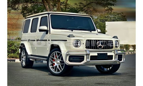 Buy Import Mercedes-Benz 190 White Car in Import - Dubai in Dhufar