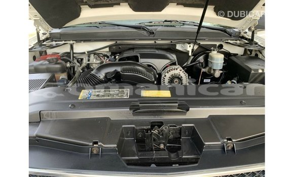 Buy Import Chevrolet Tahoe White Car in Import - Dubai in Dhufar Buy Import Chevrolet Tahoe White Car in Import - Dubai in Dhufar