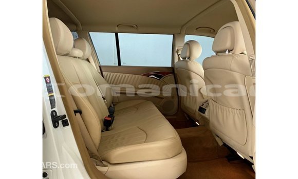 Buy Import Mercedes-Benz 200 White Car in Import - Dubai in Dhufar Buy Import Mercedes-Benz 200 White Car in Import - Dubai in Dhufar