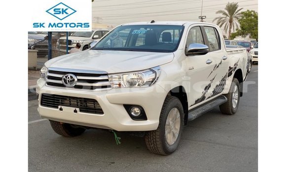 Buy Import Toyota Hilux White Car in Import - Dubai in Dhufar