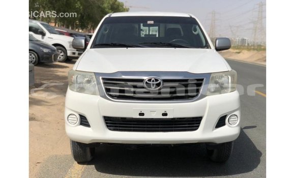 Buy Import Toyota Hilux White Car in Import - Dubai in Dhufar Buy Import Toyota Hilux White Car in Import - Dubai in Dhufar