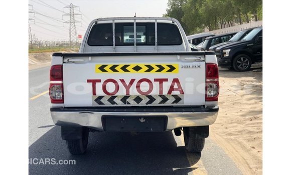Buy Import Toyota Hilux White Car in Import - Dubai in Dhufar Buy Import Toyota Hilux White Car in Import - Dubai in Dhufar