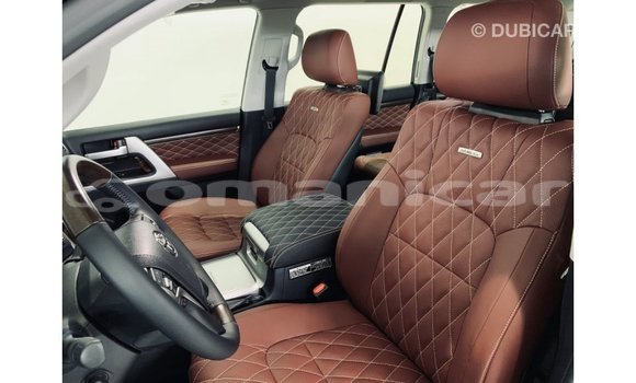 Buy Import Toyota Land Cruiser Black Car in Import - Dubai in Dhufar Buy Import Toyota Land Cruiser Black Car in Import - Dubai in Dhufar