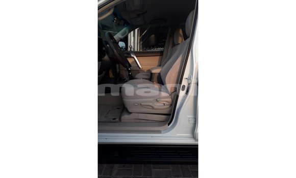 Buy Import Toyota Prado White Car in Import - Dubai in Dhufar Buy Import Toyota Prado White Car in Import - Dubai in Dhufar