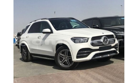 Buy Import Mercedes-Benz GLE White Car in Import - Dubai in Dhufar