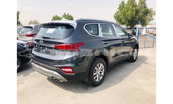 Buy Import Hyundai Santa Fe Green Car in Import - Dubai in Dhufar Buy Import Hyundai Santa Fe Green Car in Import - Dubai in Dhufar
