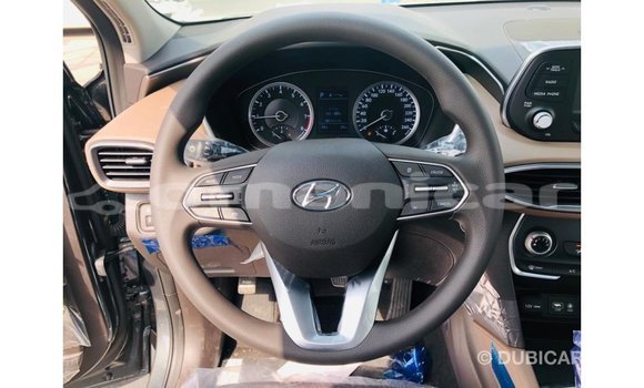 Buy Import Hyundai Santa Fe Green Car in Import - Dubai in Dhufar Buy Import Hyundai Santa Fe Green Car in Import - Dubai in Dhufar