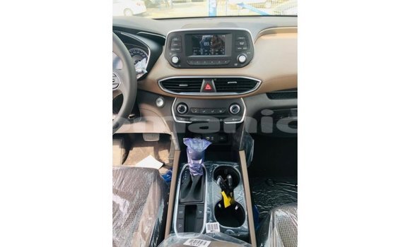 Buy Import Hyundai Santa Fe Green Car in Import - Dubai in Dhufar Buy Import Hyundai Santa Fe Green Car in Import - Dubai in Dhufar
