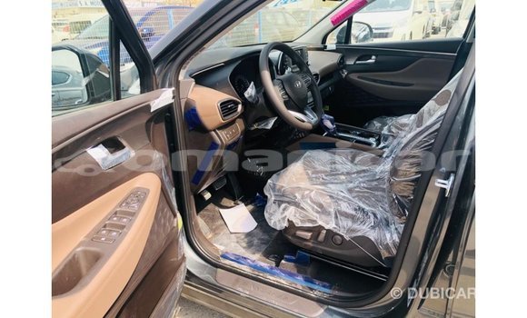Buy Import Hyundai Santa Fe Green Car in Import - Dubai in Dhufar Buy Import Hyundai Santa Fe Green Car in Import - Dubai in Dhufar