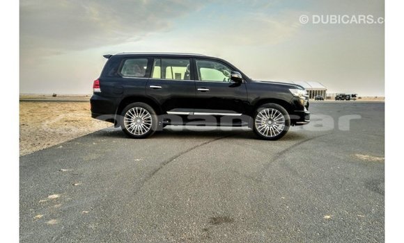 Buy Import Toyota Land Cruiser Black Car in Import - Dubai in Dhufar Buy Import Toyota Land Cruiser Black Car in Import - Dubai in Dhufar