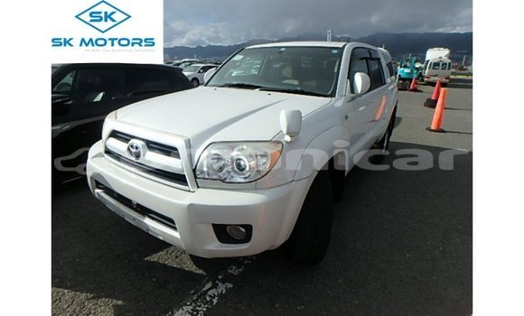 Buy Import Toyota Hilux White Car in Import - Dubai in Dhufar