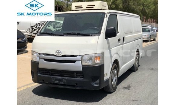 Buy Import Toyota Hiace White Car in Import - Dubai in Dhufar