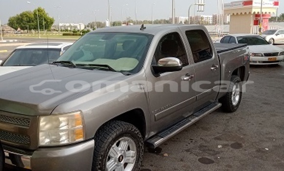 Buy Used Chevrolet Silverado Silver Car in Suhar in al-Batinah Buy Used Chevrolet Silverado Silver Car in Suhar in al-Batinah