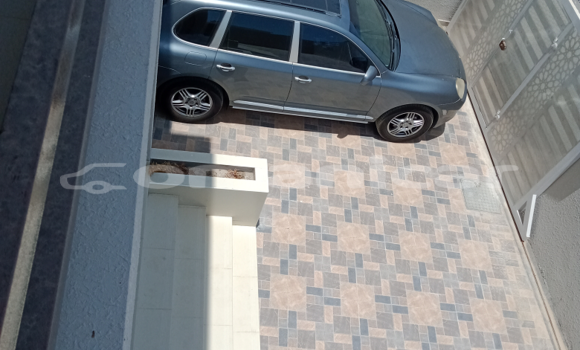 Buy Used Porsche Cayenne Silver Car in Suhar in al-Batinah