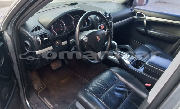 Buy Used Porsche Cayenne Silver Car in Suhar in al-Batinah Buy Used Porsche Cayenne Silver Car in Suhar in al-Batinah