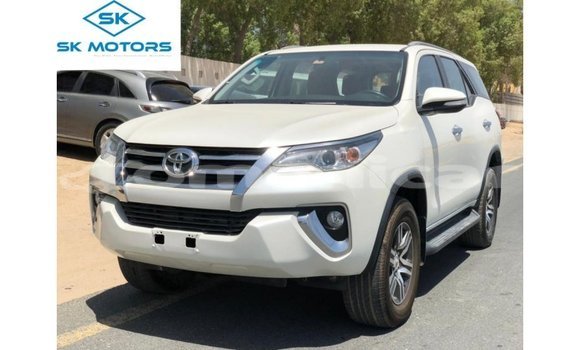 Buy Import Toyota Fortuner White Car in Import - Dubai in Dhufar