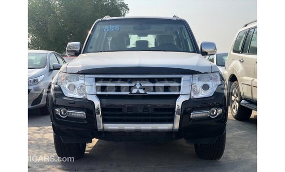 Buy Import Mitsubishi Pajero Black Car in Import - Dubai in Dhufar Buy Import Mitsubishi Pajero Black Car in Import - Dubai in Dhufar