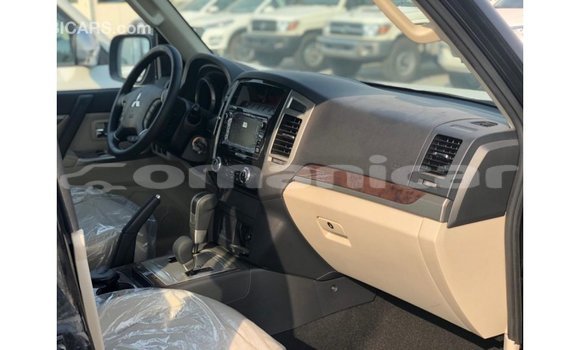 Buy Import Mitsubishi Pajero Black Car in Import - Dubai in Dhufar Buy Import Mitsubishi Pajero Black Car in Import - Dubai in Dhufar