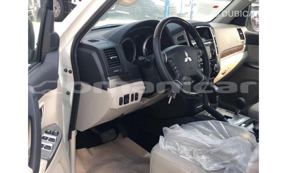 Buy Import Mitsubishi Pajero Black Car in Import - Dubai in Dhufar Buy Import Mitsubishi Pajero Black Car in Import - Dubai in Dhufar