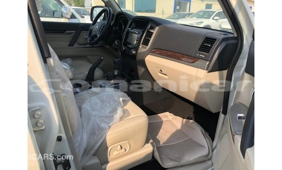 Buy Import Mitsubishi Pajero Black Car in Import - Dubai in Dhufar Buy Import Mitsubishi Pajero Black Car in Import - Dubai in Dhufar