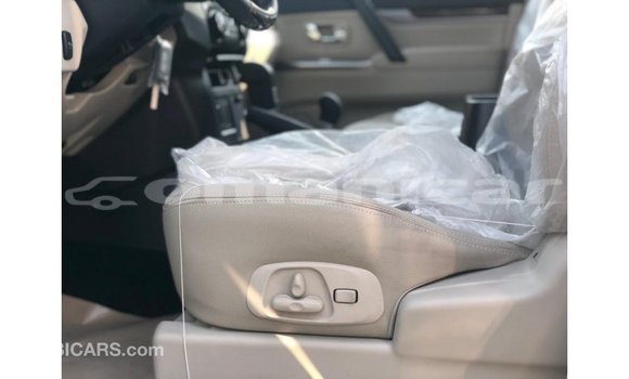 Buy Import Mitsubishi Pajero Black Car in Import - Dubai in Dhufar Buy Import Mitsubishi Pajero Black Car in Import - Dubai in Dhufar
