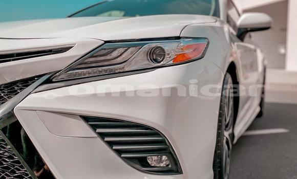 Buy Used Toyota Camry White Car in as–Sib in Masqat Buy Used Toyota Camry White Car in as–Sib in Masqat