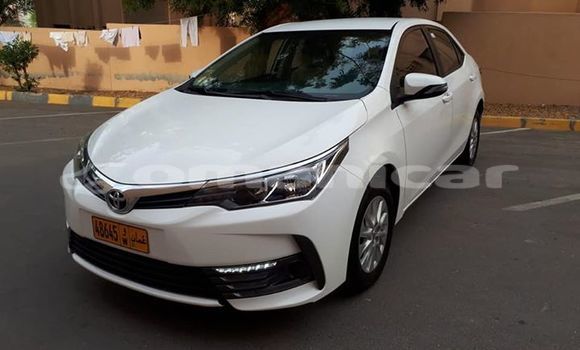 Buy Used Toyota Corolla White Car in Muscat in Masqat Buy Used Toyota Corolla White Car in Muscat in Masqat