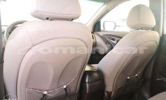 Buy Used Hyundai Tucson White Car in Ruwi in Masqat Buy Used Hyundai Tucson White Car in Ruwi in Masqat
