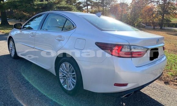 Buy Used Lexus ES White Car in as–Sib in Masqat Buy Used Lexus ES White Car in as–Sib in Masqat