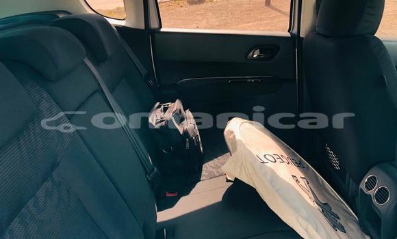 Buy Used Peugeot 3008 Silver Car in Ibra in ash-Sharqiyah Buy Used Peugeot 3008 Silver Car in Ibra in ash-Sharqiyah