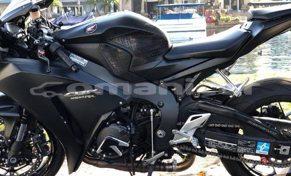 Buy Used Honda CBR 1000 RR Black Bike in Masqat in Masqat