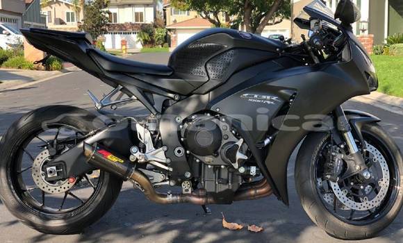 Buy Used Honda CBR 1000 RR Black Bike in Masqat in Masqat Buy Used Honda CBR 1000 RR Black Bike in Masqat in Masqat
