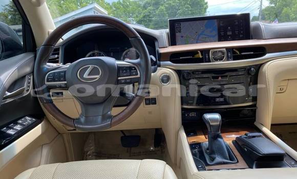 Buy Used Lexus LX 570 White Car in Muscat in Masqat Buy Used Lexus LX 570 White Car in Muscat in Masqat