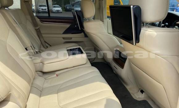 Buy Used Lexus LX 570 White Car in Muscat in Masqat Buy Used Lexus LX 570 White Car in Muscat in Masqat