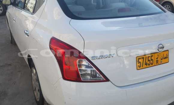 Buy Used Nissan Sunny White Car in Muscat in Masqat Buy Used Nissan Sunny White Car in Muscat in Masqat