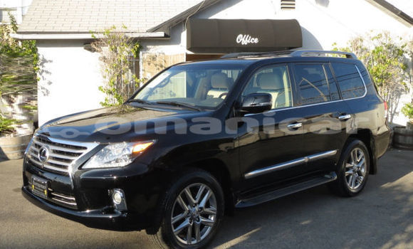 Buy Used Lexus LX 570 Black Car in Muscat in Masqat